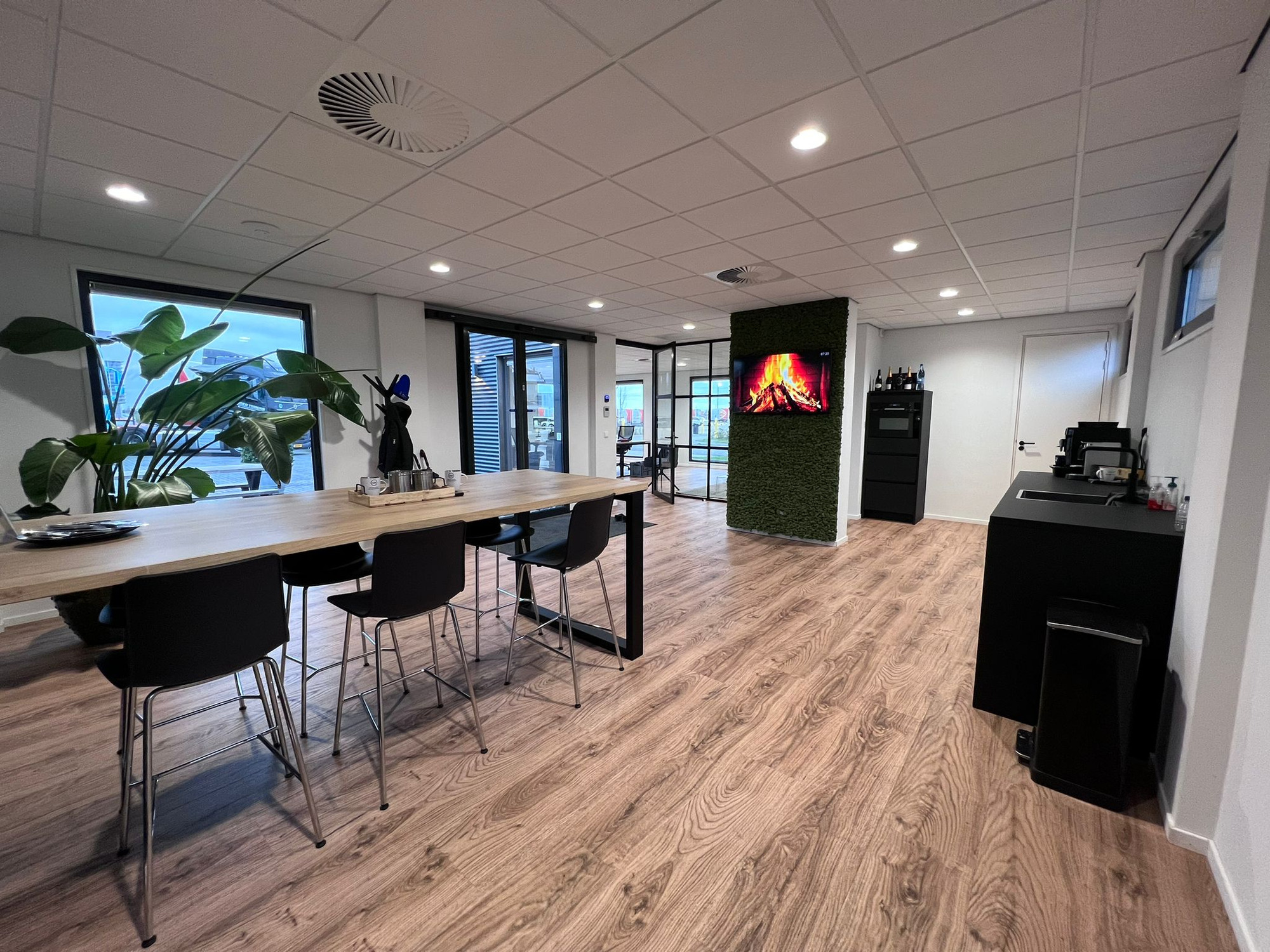 LVS Used TRUCKS - סמיטריילרים - הרמה אחורית undefined: תמונה 4