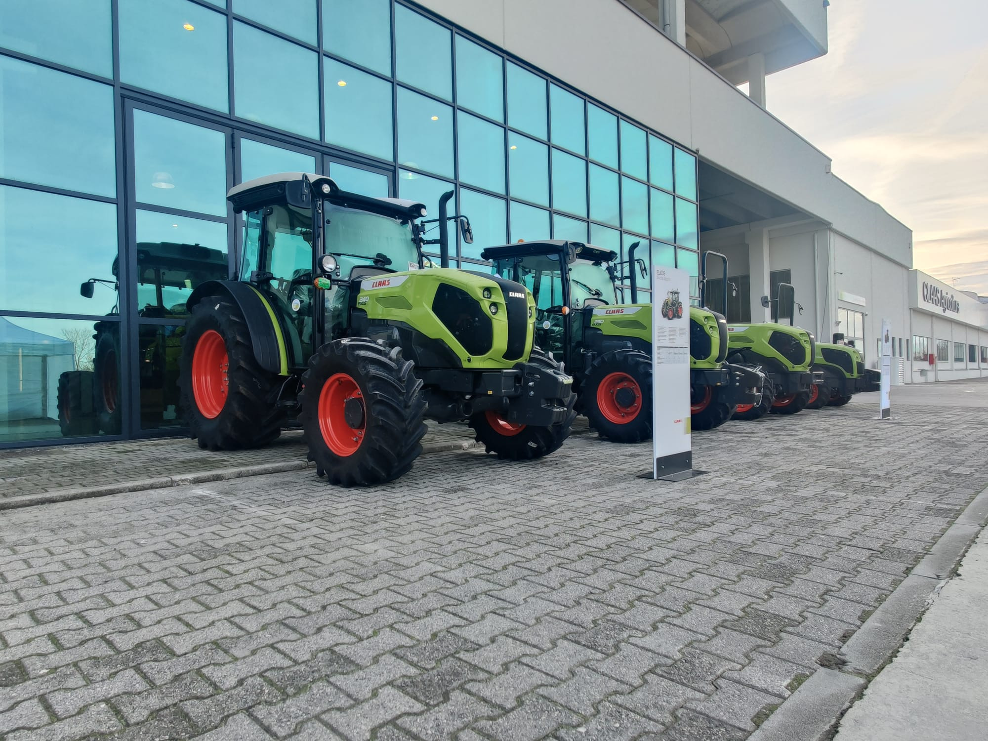 CLAAS Agricoltura S.r.l - מכונה חקלאית MATERMACC undefined: תמונה 4
