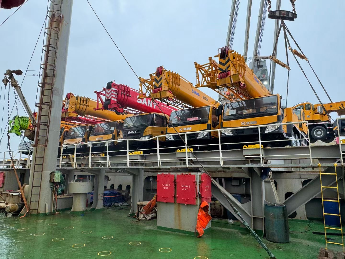 SHANGHAI KAI YI TRADING CO.,LTD - מכונת בנייה - Euro 5 undefined: תמונה 1