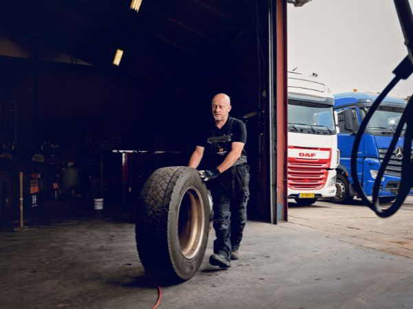 Hesselink Trucks B.V. - יחידות טרקטור - תיבת הילוכים: ידנית undefined: תמונה 4