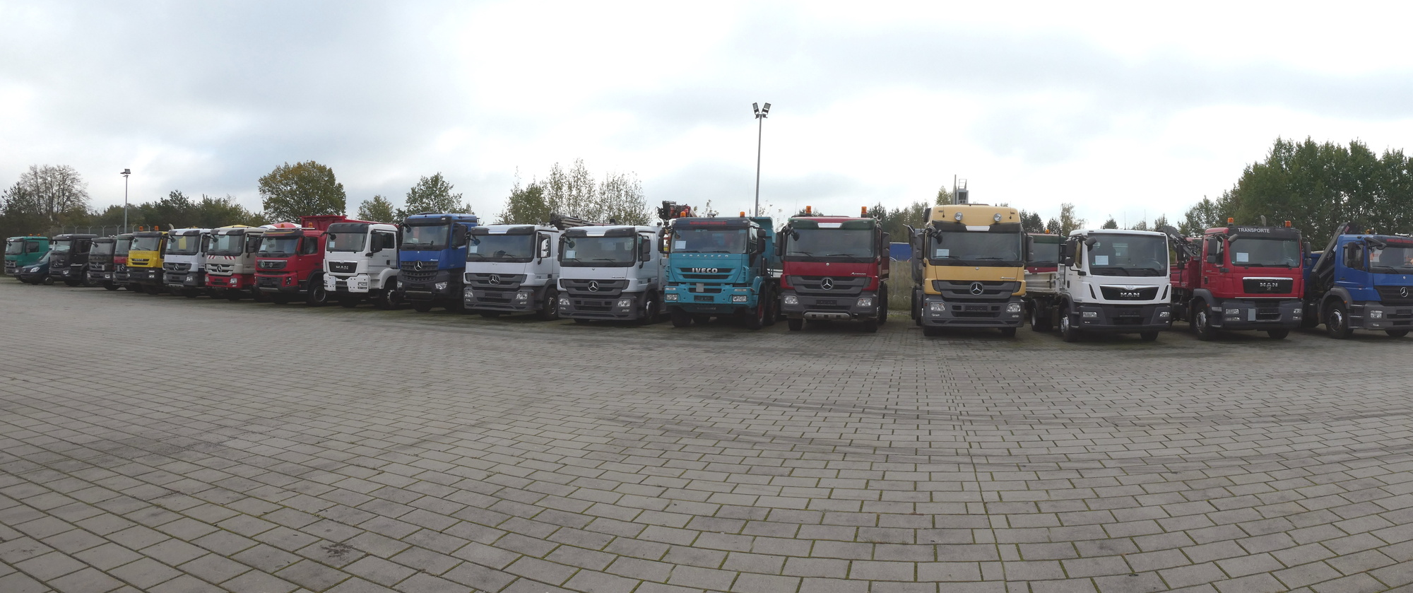 Henze Truck GmbH - כלי רכב למכירה undefined: תמונה 1