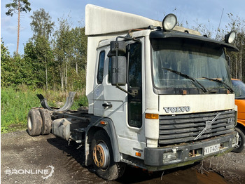 משאית עם שלדת תא VOLVO FL6
