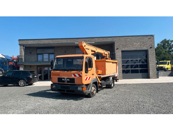 פלטפורמה אווירית מותקנת על משאית RUTHMANN