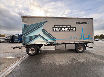 קרון נגרר עם וילונות צד