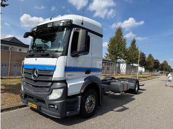 משאית עם שלדת תא MERCEDES-BENZ Actros