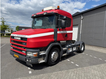 יחידת טרקטור SCANIA T124