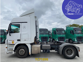 יחידת טרקטור Mercedes-Benz Actros 1844: תמונה 2 יחידת טרקטור Mercedes-Benz Actros 1844: תמונה 2