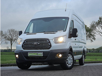 כלי רכב מסחרי עם לוח FORD Transit