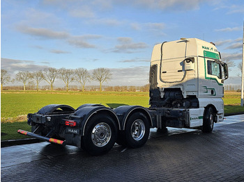 משאית עם שלדת תא MAN 26.500 TGX XXL 6X2-4 WB420: תמונה 3