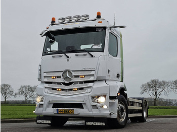 משאית עם שלדת תא MERCEDES-BENZ Actros