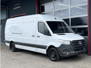 כלי רכב מסחרי עם לוח MERCEDES-BENZ Sprinter 315
