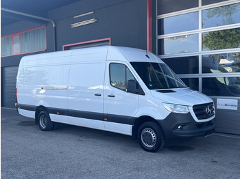 כלי רכב מסחרי עם לוח MERCEDES-BENZ Sprinter 516