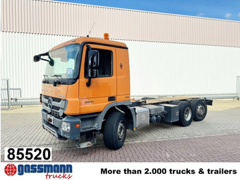 משאית עם שלדת תא MERCEDES-BENZ Actros 2541