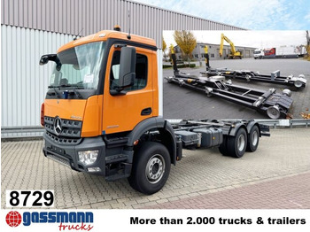 משאית עם שלדת תא MERCEDES-BENZ Arocs