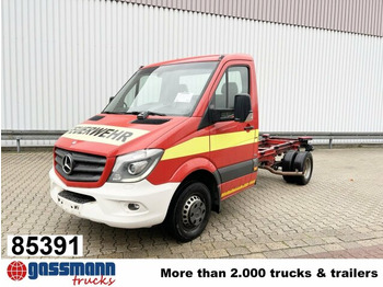 משאית עם שלדת תא MERCEDES-BENZ Sprinter 516