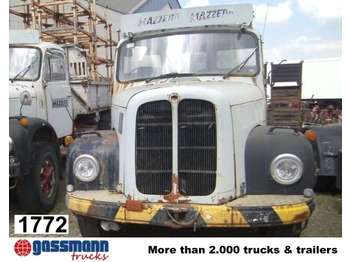 משאית עם שלדת תא SAURER