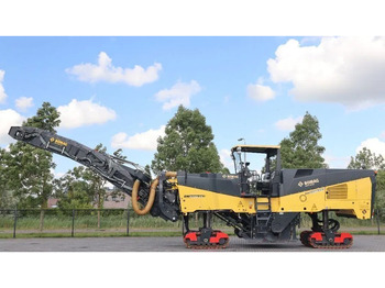 מכונת אספלט BOMAG