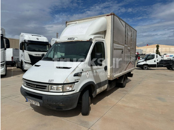 כלי רכב מסחרי עם תיבה IVECO Daily 35c14