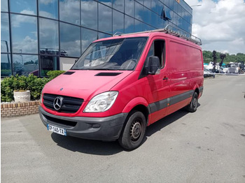 כלי רכב מסחרי עם לוח MERCEDES-BENZ Sprinter