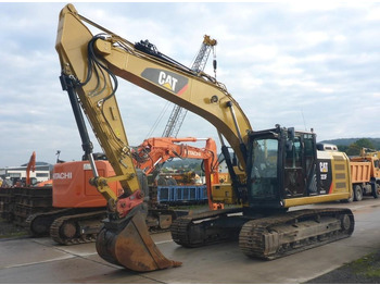 מחפר סורק CATERPILLAR 323FL