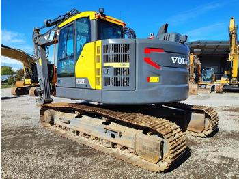 מחפר סורק VOLVO ECR235EL