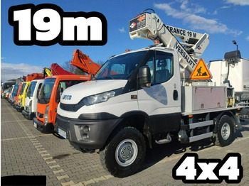 פלטפורמה אווירית מותקנת על משאית IVECO Daily