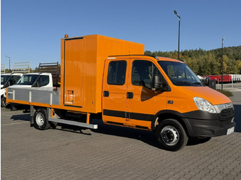 כלי רכב מסחרי במיטה שטוחה IVECO Daily 70c18