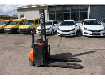 משאית משטחים BT SWE 080L: תמונה 2