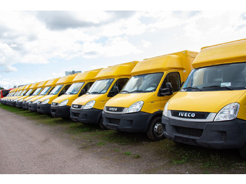 כלי רכב מסחרי עם תיבה IVECO Daily 35s11
