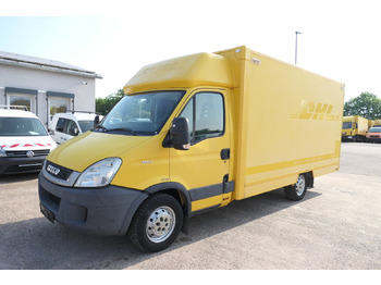 כלי רכב מסחרי עם תיבה IVECO Daily 35s11