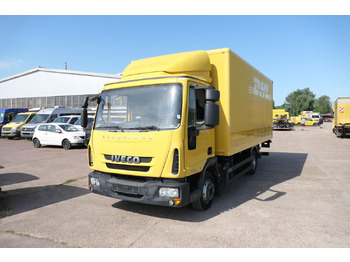 כלי רכב מסחרי עם תיבה IVECO