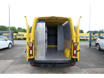 כלי רכב מסחרי עם לוח RENAULT Master
