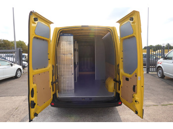 כלי רכב מסחרי עם לוח RENAULT Master