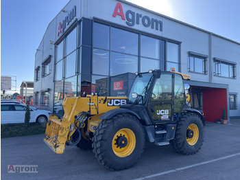 מפעיל טלסקופי JCB