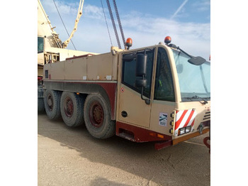עגורן נייד DEMAG