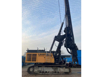 נהג קורה LIEBHERR