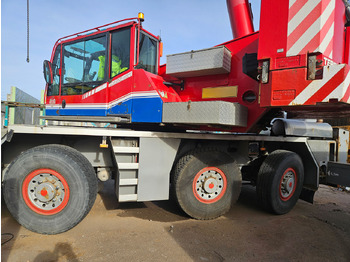 עגורן נייד DEMAG