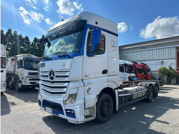 משאית עם שלדת תא MERCEDES-BENZ Actros 2545