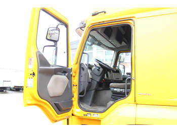 משאית עם שלדת תא Renault Premium 380DXi BDF Schlafkabine LBW AHK 298 TKm: תמונה 4 משאית עם שלדת תא Renault Premium 380DXi BDF Schlafkabine LBW AHK 298 TKm: תמונה 4