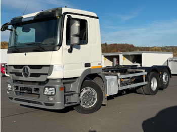 משאית עם שלדת תא MERCEDES-BENZ Actros 2532