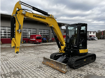 מיני מחפר YANMAR