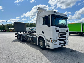 משאית עם שלדת תא SCANIA R 500