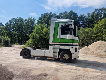 יחידת טרקטור RENAULT Magnum 440