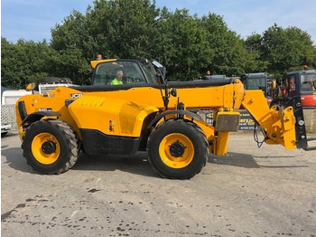 מפעיל טלסקופי JCB