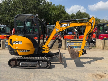 מיני מחפר JCB 8026