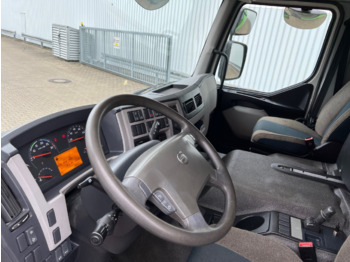 Interior photo 2: משאית תיבה FE 320 4x2 FE 320 4x2 mit Zepro LBW