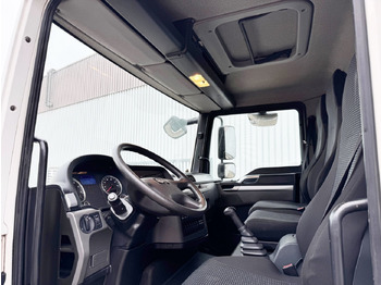 Interior photo 1: משאית תיבה MAN TGL 8.150 4x2 BL TGL 8.150 4x2 BL, Möbelkoffer mit Rolltor