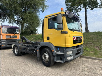 משאית הרמת וו MAN TGM 15.290