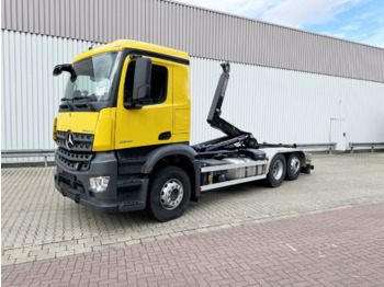 משאית הרמת וו MERCEDES-BENZ Arocs 2642