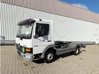 משאית עם שלדת תא MERCEDES-BENZ Atego 815